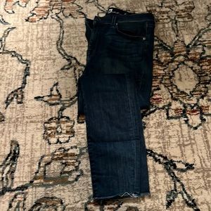 Women’s high waist ankle jeans.